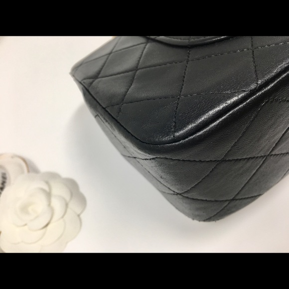 SOLD 💕Vintage Chanel Small Classic Flap - Picture 13 of 16